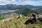 73 Osserva bene....sulla testa di Erica la croce del Corno Birone illuminato dal sole finalmente arrivato !